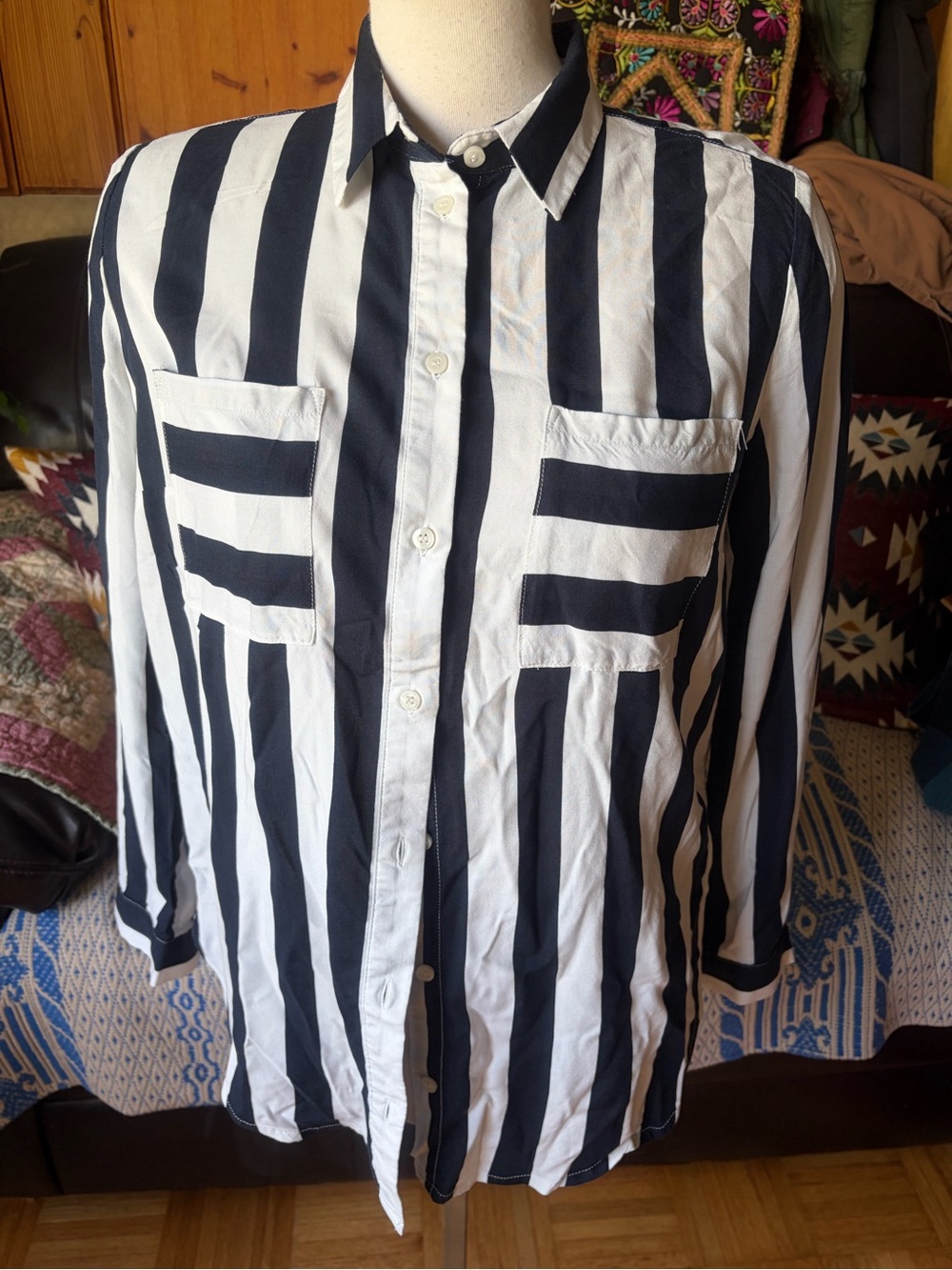 H&M NAVY & WHITE STRIPED BUTTON DOWN SHIRT Size 8
